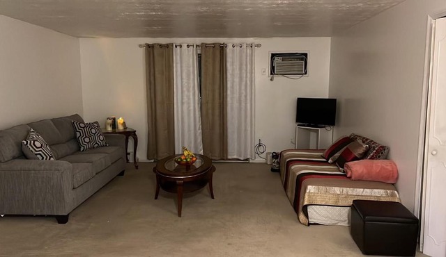 Beacon Hill Next to beautiful Wickham Park w/zoo, English Garden,etc