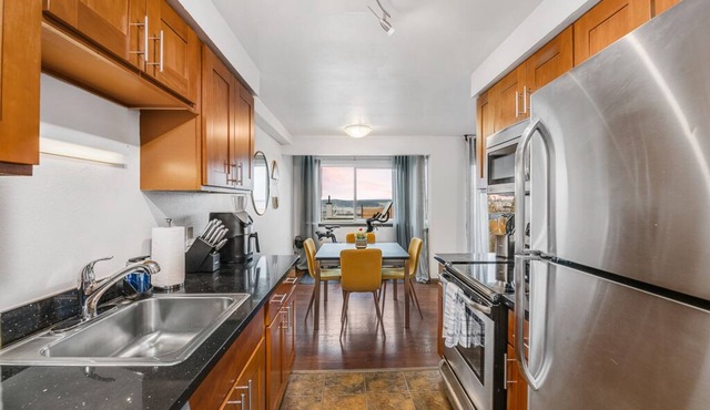 Beacon Hill Two Bedroom with Peloton and Views