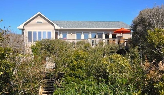 Beacon's Reach Oceanfront 4BD/4.5BA w/elevator. Hot Tub, Pools & Tennis Courts
