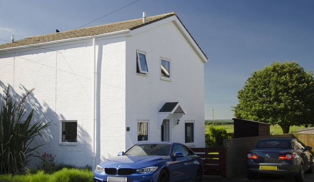 Beadnell Cottage Pet Friendly with Enclosed Garden In a Quiet Peaceful Village