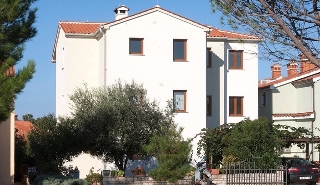Beakovic No.2 with Balcony