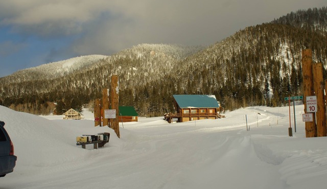 Bean's Lodge, sleep 9, fully equip near WYellowstone, easy access to all spots