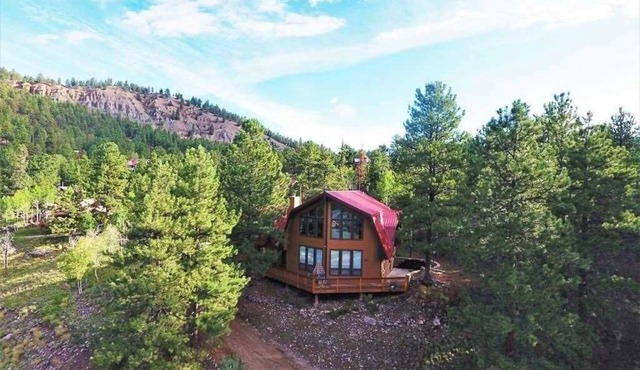 Bean's Place - Large Family Home with Beautiful Views From the Large Deck