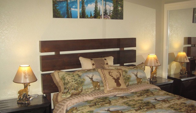 “Bear and Deer” 2 Bedroom private suite