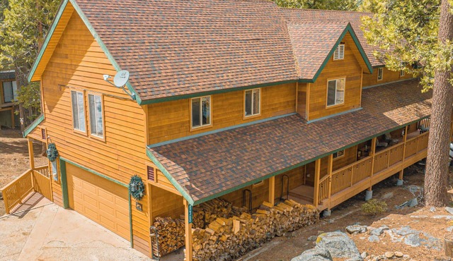 Bear Bottoms Cabin|Huge GAME ROOM!