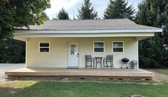 Bear Cave - Two Bedroom, 2 Bath Luxury Cabin