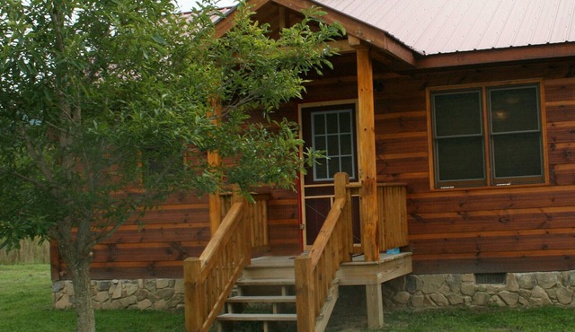 Bear Claw Cabin, Located in Blairsville,Ga ! On Richard Russell Scenic Hwy !