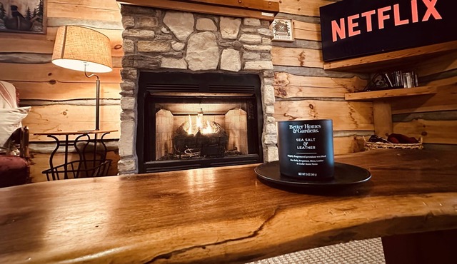 Bear Claw Cove- Parkway Cabin