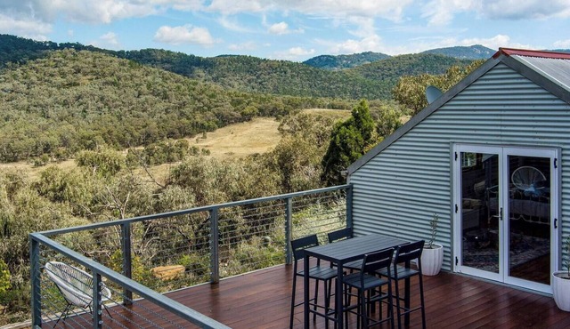 Bear Cottage Eco Escape in the Hills of Riverlea