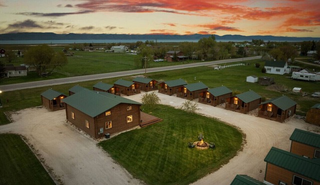 Bear Country Cabins: 11 Cabins, Hot Tub, Sleeps 50, & Pet Friendly!