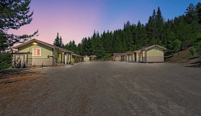Bear Creek Cabins - Family Reunions, Group Retreats - Private Mountain Retreat