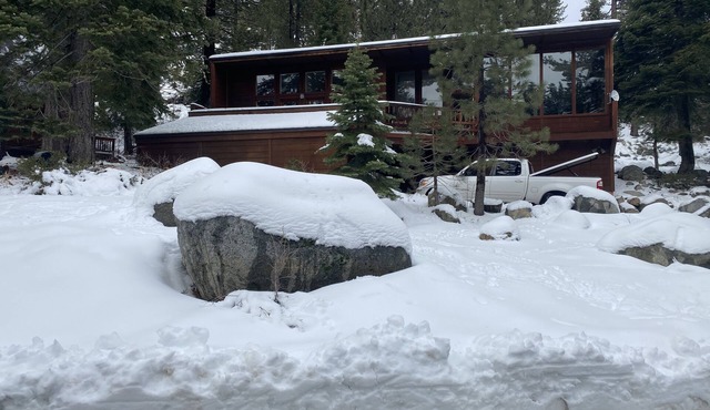 Bear Creek cozy ski/hike retreat in Alpine Meadows.