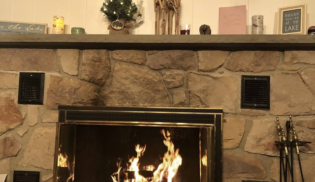 Bear Creek Lake House - New Rates! Discount offered to prior guests for summer.