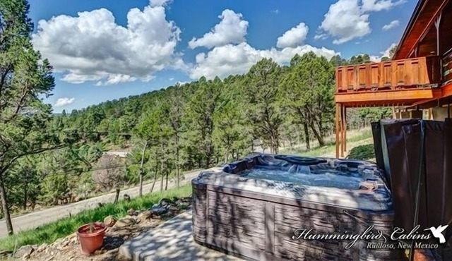 Bear Crossing: 'Great Getaway location' with Hot Tub