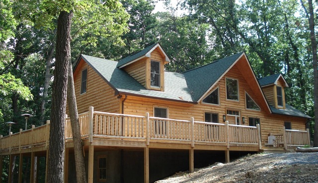 Bear Crossing - New Luxury Mountain Getaway near Luray & Skyline