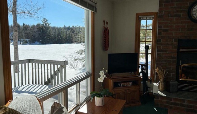 Bear Essentials Lakefront Hideaway