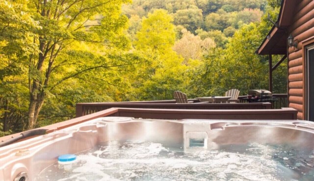 Bear Falls Lodge-Hot Tub, Waterfall, Game Room