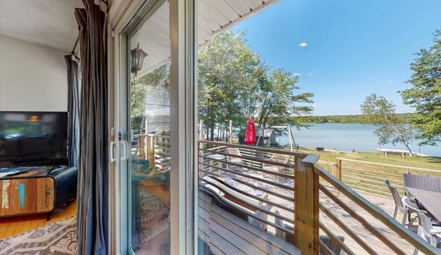 Bear Foot Lake House