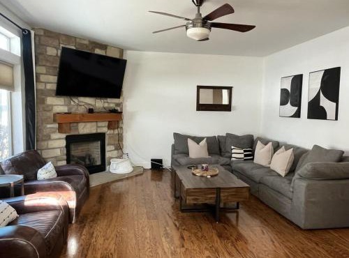 Bear Hollow 4 Bedroom 4 Bathroom Plus Hot Tub Minutes from Slopes