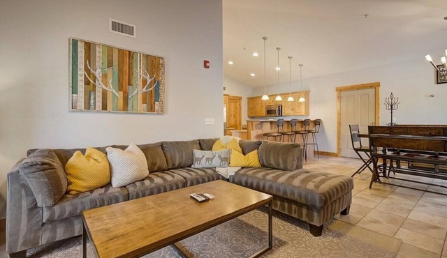 Bear Hollow Condo-Sleeps 10-3BD/2BA