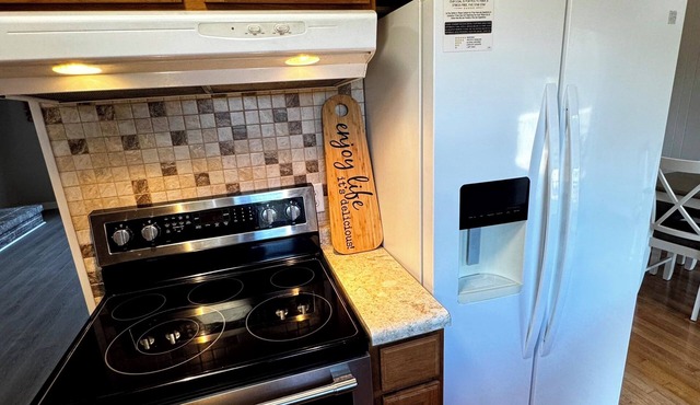 Bear Hollow - Country getaway w/4 bedrooms and game room - Crane, IN