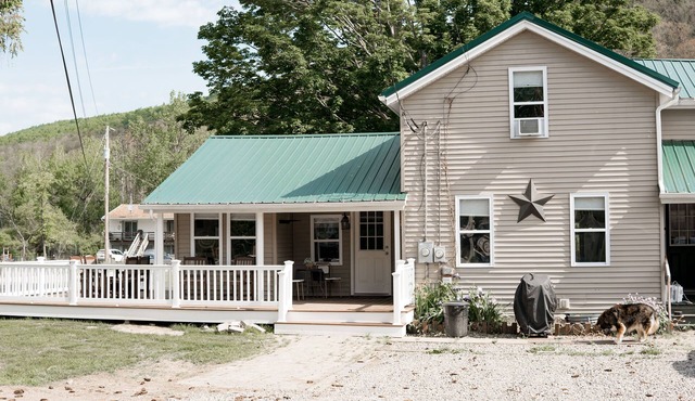 Bear Hollow Lodge Skiing/Hiking near Letchworth State Park and Swain Ski resort