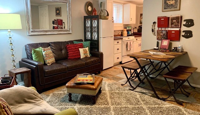 Bear House 1890, Stinson Suite, Perfect Getaway, Walk to Cafes, Outdoor Activity