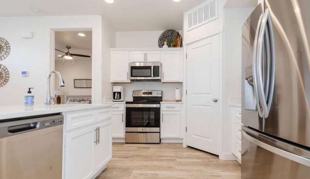 Bear Lake Beautiful Brand New End Unit