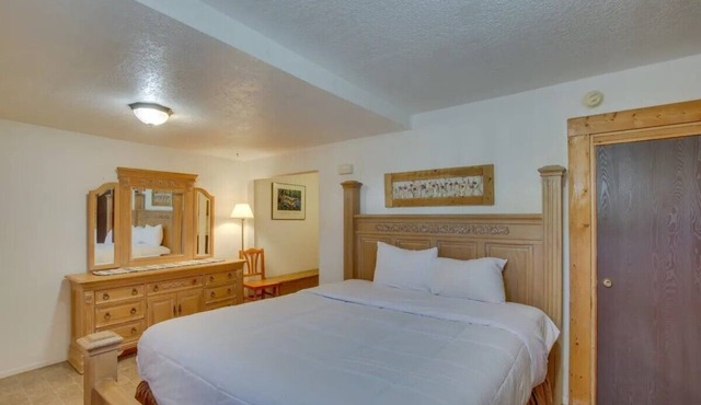 Bear Lake Charming Apt w Kitchen