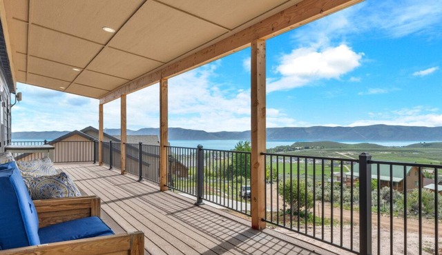 Bear Lake Escape | Views, Games & Relaxation