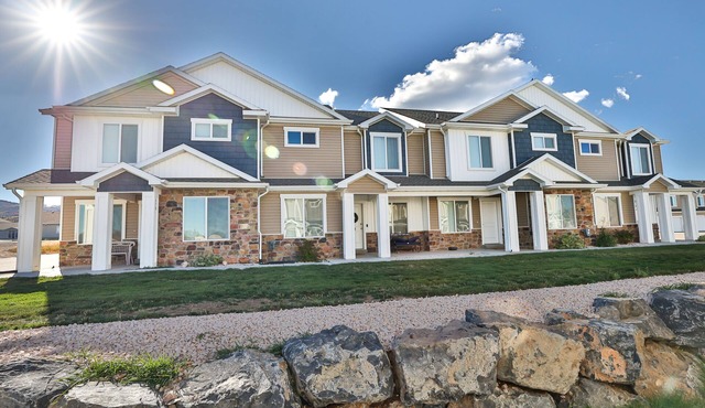 Bear Lake Escapes - Customizable for a group of ANY size!