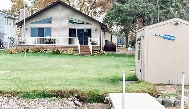 Bear Lake Home Manawa, WI - Lake Life in the Summer/Snowmobiling in the Winter