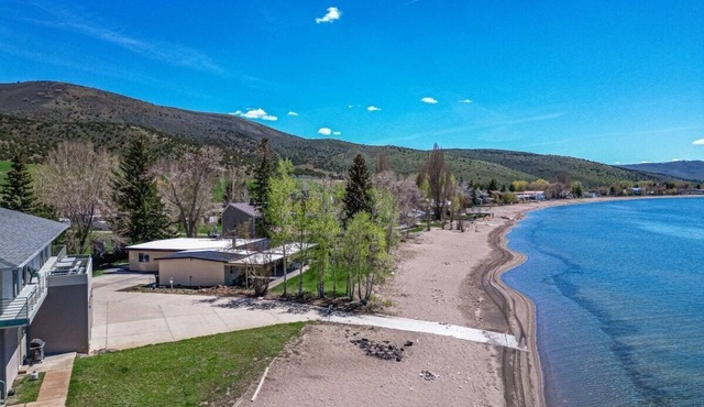 Bear Lake Lakefront Estate: Perfect for Large Groups!