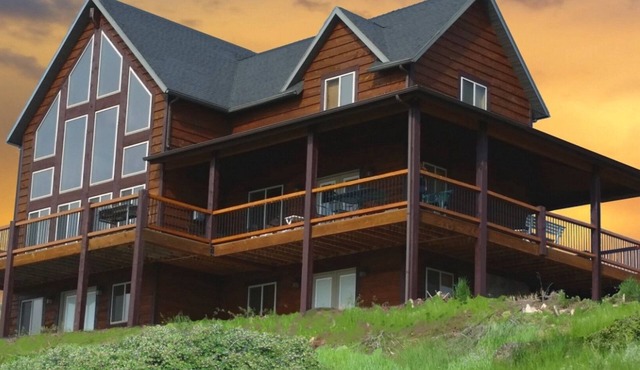 Bear Lake Lookout. Great view, Game Room, Foam Pit, Rock wall.