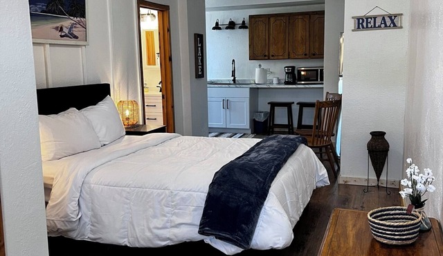 Bear Lake Private Suite-Sleeps 5-Historic Paris