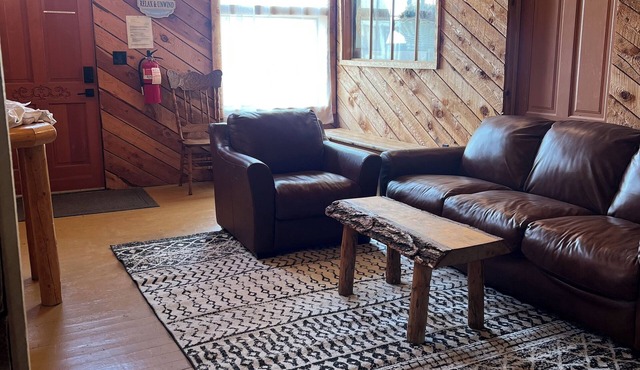Bear Lake Sleeps 39 Family Reunions, Group Gatherings, Corporate Retreats