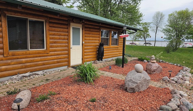 Bear Lodge, Fantastic Views Of Partridge Lake Fremont Wisconsin Wolf River