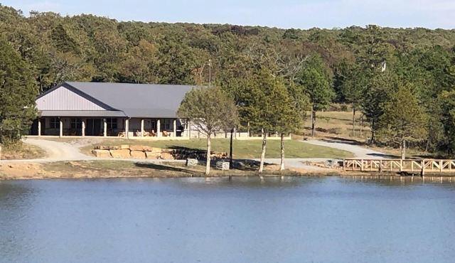 Bear Mountain Lakehouse on Privately-Owned Lake