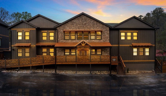 Bear Mountain Lodge | 18BR Luxury Cabin w/Pool, Theater, Mini Golf, Sleeps 86