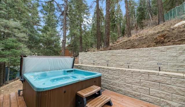 Bear Mountain Summit Lodge