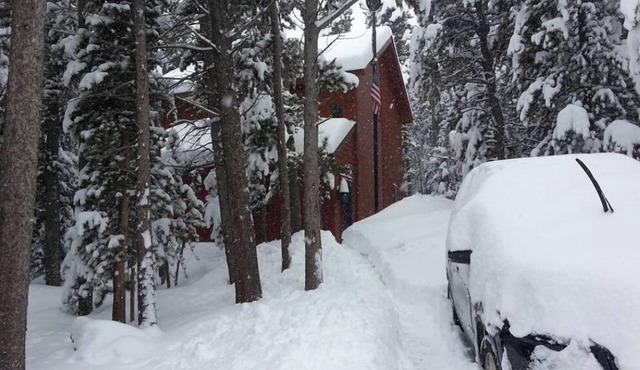 BEAR PARK CABIN, glacier, lakes, fishing & hiking, ATV trails!