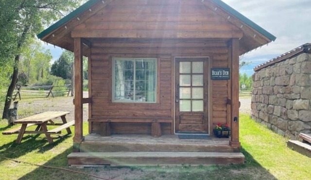 Bear's Den At Mountain River Ranch