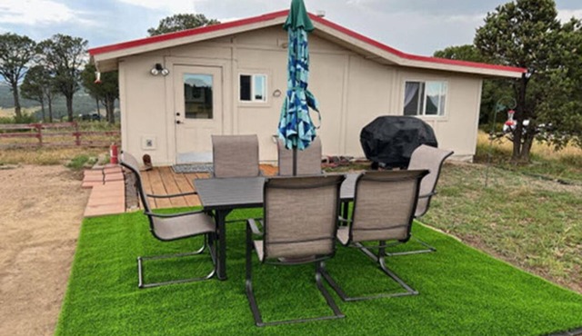 Bear's Den Cabin, Aguilar, COnSleeps 4 - 2 bedrooms – 1 bathroom
