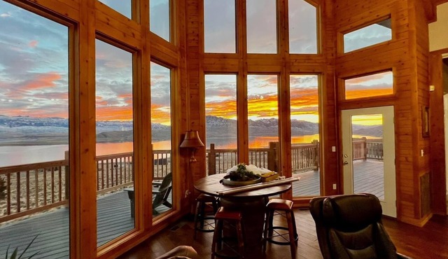 Bear's Den of Cody- 10 minutes from Cody, Mountain and Water Views