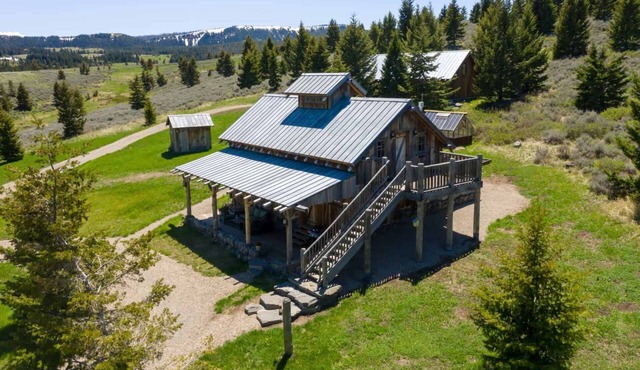 Bear's Den on Firetower ranch