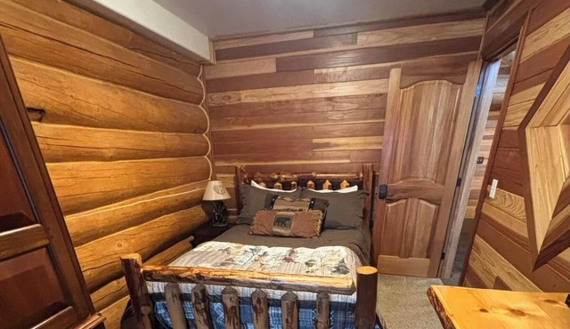 Bear's Den Room @ Alaska Knotty Pine B&B