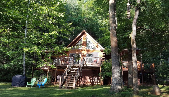 Bear's Lair Cabin on the New River~ Relax in Rustic Elegance