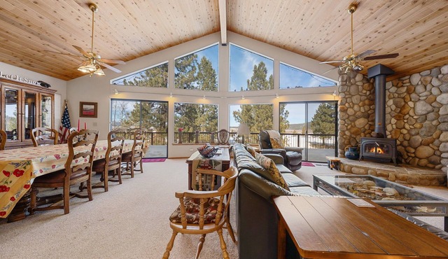 Bear's Landing at Northstar - Game Room, 2 Suites, Ski Shuttle, HOA Amenities, and Garage