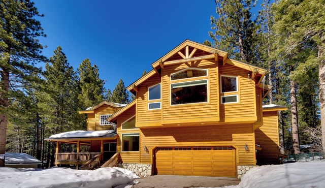 Bear's Walk is located within 2 miles of Heavenly and near the casinos.