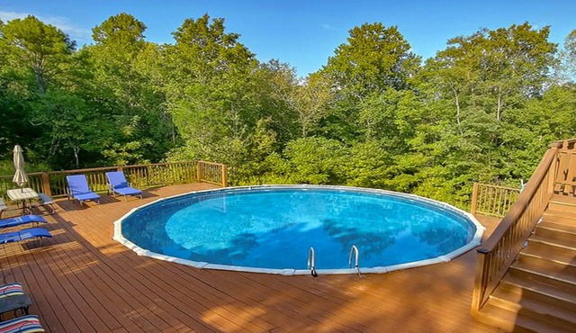 Bear Splashin Fun- 3 Bdrm, Private Outdoor Pool, Hot Tub, & Fire Pit